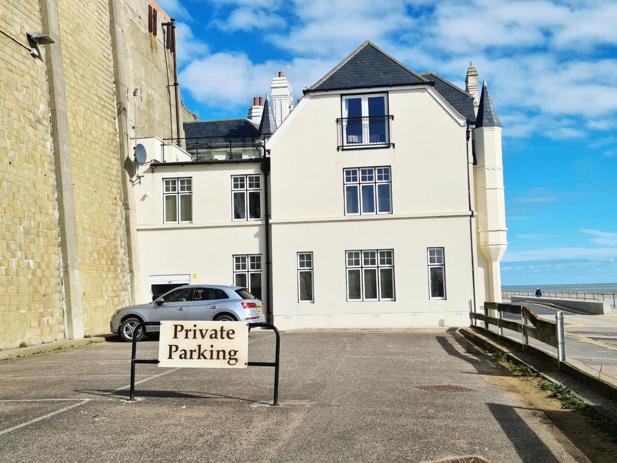Shore Thing Beachfront Apartment Ramsgate - Sleeps 4 Buitenkant foto