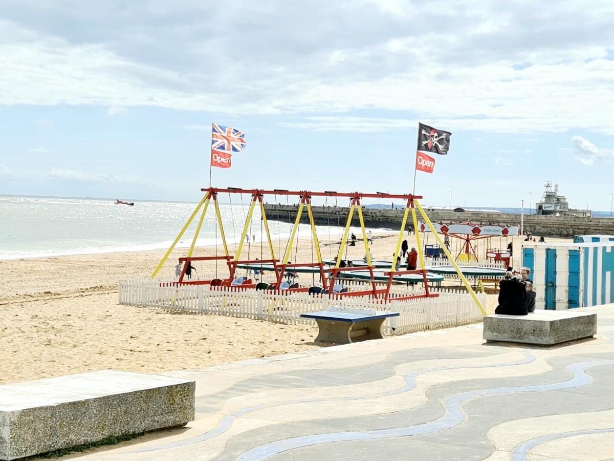 Shore Thing Beachfront Apartment Ramsgate - Sleeps 4 Buitenkant foto