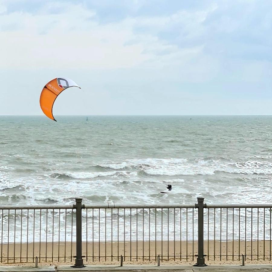 Shore Thing Beachfront Apartment Ramsgate - Sleeps 4 Buitenkant foto